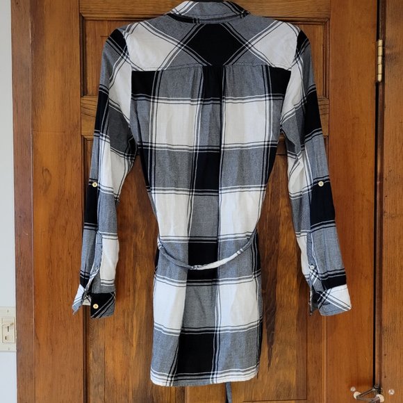 Black and White Plaid Flannel Tommy Hilfiger XS with Tie Back - Picture 3 of 4